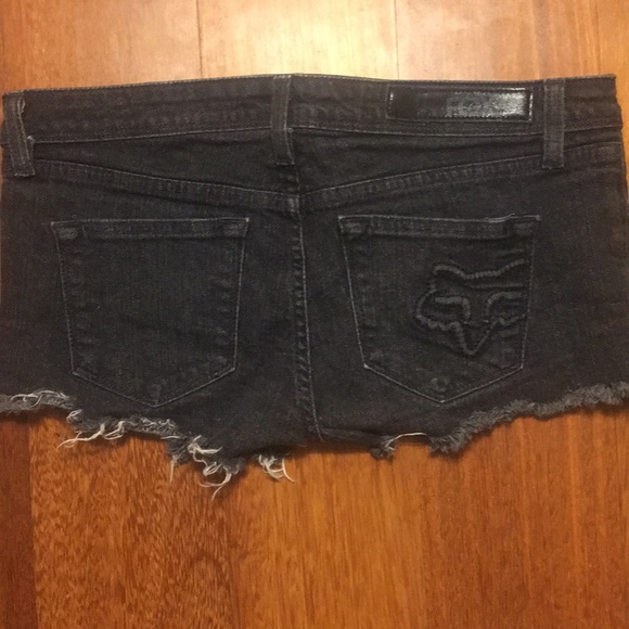 FOX size 7 Black Short shorts - Picture 4 of 4